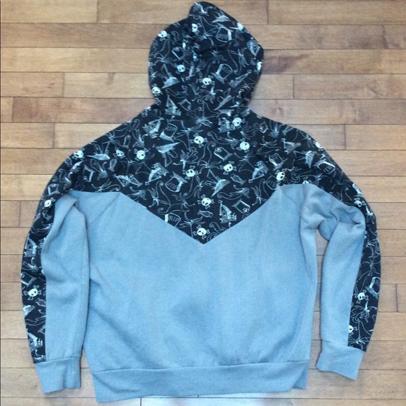 Disney Nightmare Before Xmas Hoodie - Picture 3 of 3